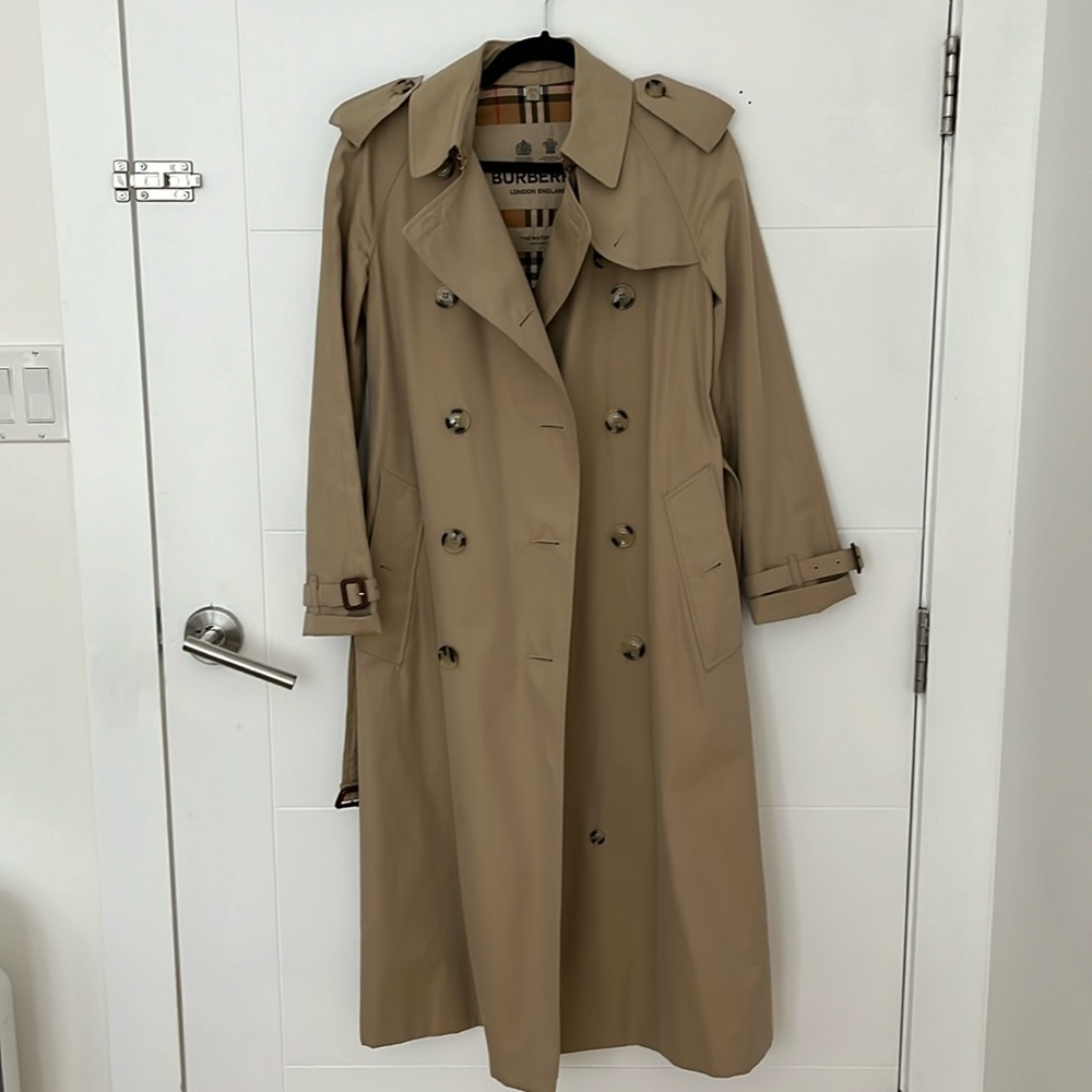 100 % authentic Long Waterloo Heritage trench coat US0 purchase reciept included